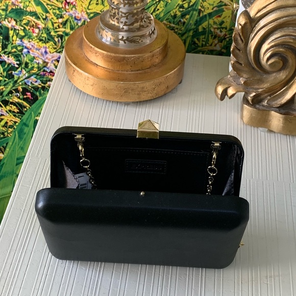 Express stud clasp clutch size - Picture 15 of 16